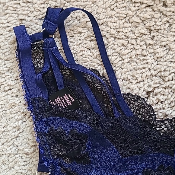 NWOT Victoria's Secret Blue Lace Strappy Very Sexy Cheekini - Picture 9 of 11